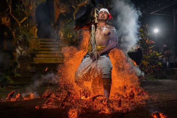 What You Need to Know About Sacred Balinese Dance: Sanghyang Jaran Dance